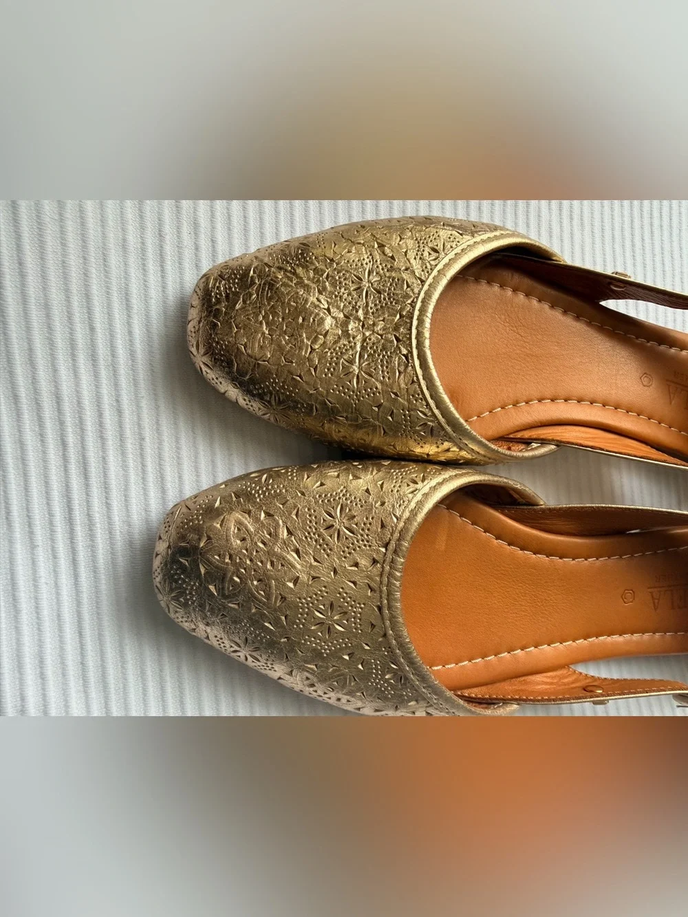 Gold Leather Slingback Flats/Vacation/Office/Casual Chic/Quiet Luxury/US 10–10.5 - Picture 4 of 6